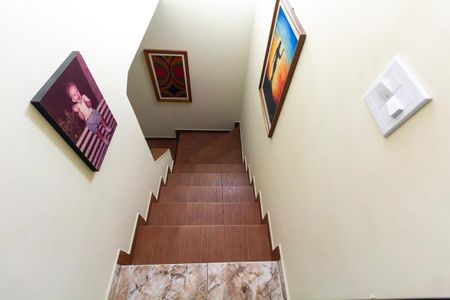 Casa à venda com 185m², 3 quartos e 3 vagasEscada