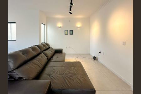 Sala de TV de casa para alugar com 2 quartos, 85m² em São João do Rio Vermelho, Florianópolis