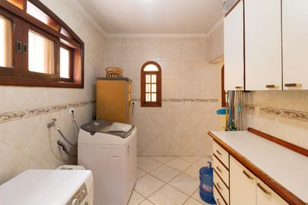 Casa à venda com 397m², 5 quartos e 6 vagasÁrea de serviço