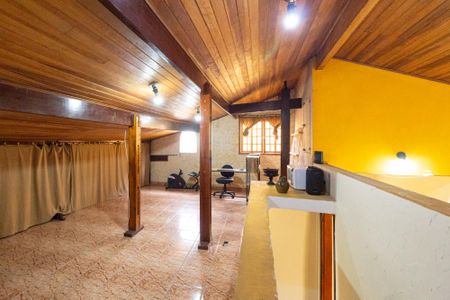 Casa à venda com 397m², 5 quartos e 6 vagasEscritório