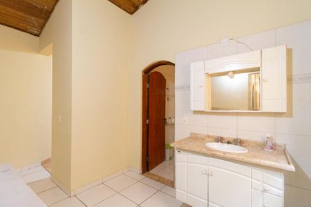 Casa à venda com 397m², 5 quartos e 6 vagasBanheiro 3