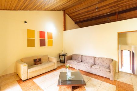 Casa à venda com 397m², 5 quartos e 6 vagasSala de TV