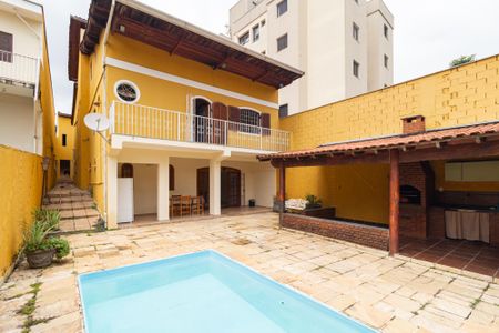 Casa à venda com 397m², 5 quartos e 6 vagasQuintal
