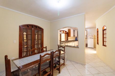 Casa à venda com 397m², 5 quartos e 6 vagasSala de jantar