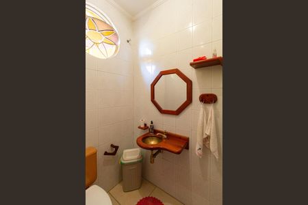 Casa à venda com 397m², 5 quartos e 6 vagasBanheiro de serviço