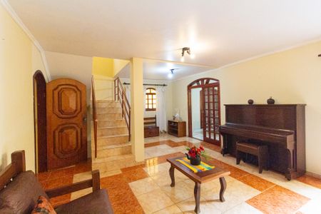 Casa à venda com 397m², 5 quartos e 6 vagasSala