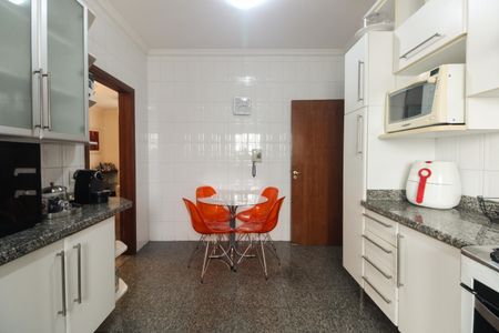 Apartamento à venda com 127m², 3 quartos e 3 vagasCozinha 