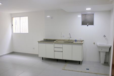 Sala e cozinha  de kitnet/studio para alugar com 1 quarto, 35m² em Vila Leonor, Guarulhos
