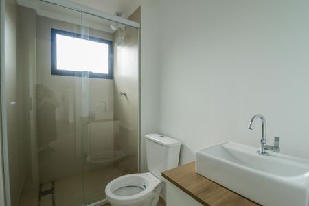 Banheiro de kitnet/studio para alugar com 0 quarto, 37m² em Santana, São Paulo