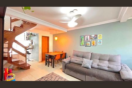 Sala de casa para alugar com 3 quartos, 129m² em Guarujá, Porto Alegre