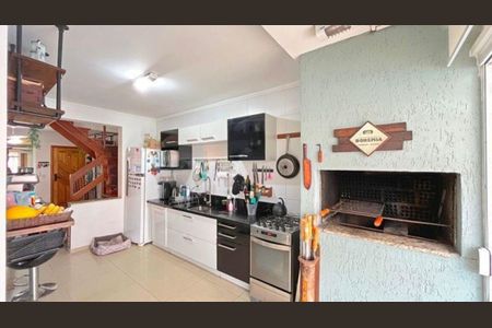 Cozinha de casa para alugar com 3 quartos, 129m² em Guarujá, Porto Alegre