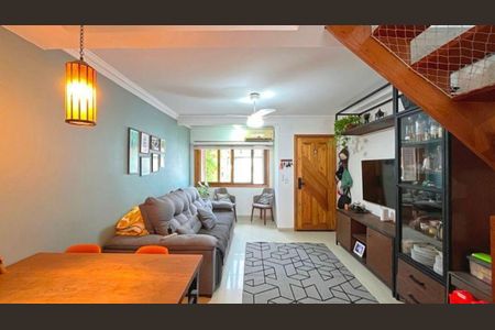 Sala de casa para alugar com 3 quartos, 129m² em Guarujá, Porto Alegre