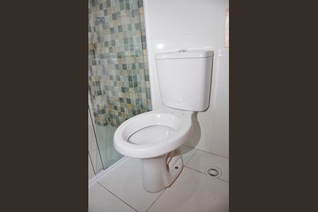 Apartamento para alugar com 65m², 2 quartos e sem vagaDetalhe - Banheiro Social