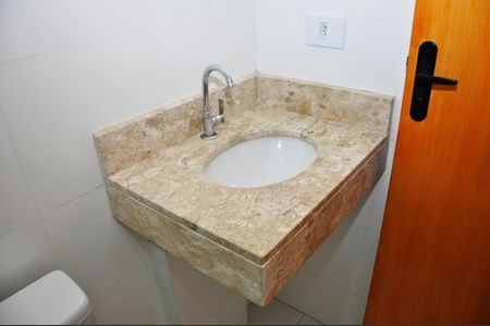 Apartamento para alugar com 65m², 2 quartos e sem vagaDetalhe - Banheiro Social