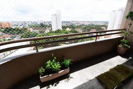 Apartamento à venda com 117m², 3 quartos e 2 vagasQuarto 1 - Sacada