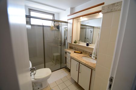 Apartamento à venda com 117m², 3 quartos e 2 vagasBanheiro Suíte