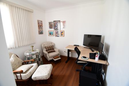 Apartamento à venda com 117m², 3 quartos e 2 vagasQuarto 2