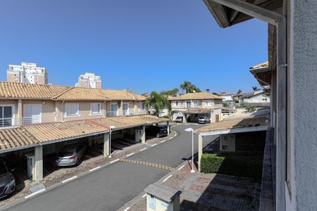Casa de condomínio para alugar com 100m², 2 quartos e 2 vagas