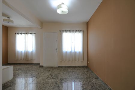 Casa de condomínio para alugar com 100m², 2 quartos e 2 vagas