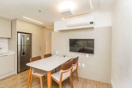 Sala de apartamento para alugar com 1 quarto, 42m² em Petrópolis, Porto Alegre