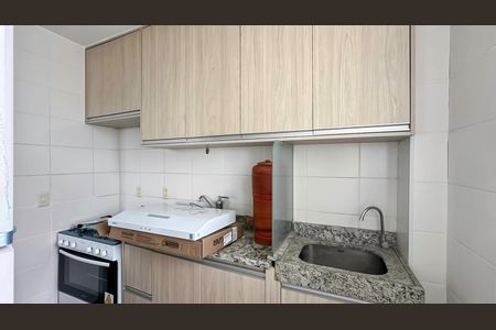 Apartamento à venda com 60m², 2 quartos e 2 vagasCozinha e Área de Serviço