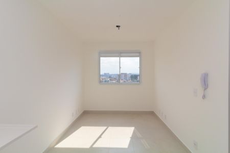 Sala/Cozinha de apartamento para alugar com 2 quartos, 32m² em Vila Carmosina, São Paulo
