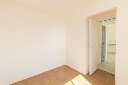 Quarto 1 de apartamento para alugar com 2 quartos, 32m² em Vila Carmosina, São Paulo