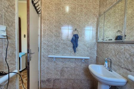 Casa à venda com 177m², 3 quartos e 3 vagas Casa à venda com 177m², 3 quartos e 3 vagasBanheiro da Suíte