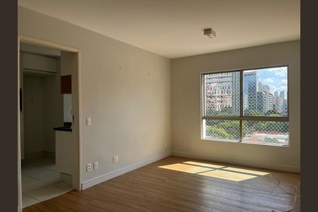 Sala de apartamento para alugar com 2 quartos, 108m² em Vila Nova Conceição, São Paulo