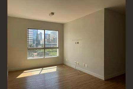 Sala de apartamento para alugar com 2 quartos, 108m² em Vila Nova Conceição, São Paulo