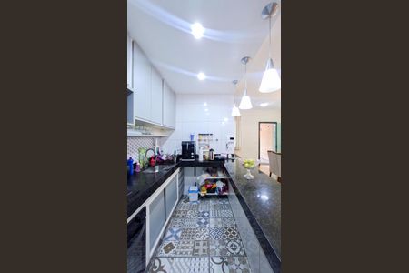 Casa à venda com 180m², 3 quartos e 2 vagas