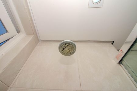 Apartamento à venda com 82m², 2 quartos e 1 vaga Apartamento à venda com 82m², 2 quartos e 1 vagaBanheiro