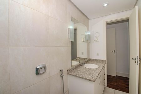 Apartamento à venda com 82m², 2 quartos e 1 vaga Apartamento à venda com 82m², 2 quartos e 1 vagaBanheiro