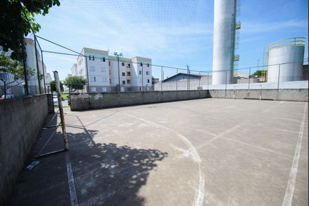 Apartamento para alugar com 50m², 2 quartos e 1 vaga Apartamento para alugar com 50m², 2 quartos e 1 vagaÁrea comum - Quadra de Futebol