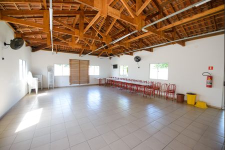 Apartamento para alugar com 50m², 2 quartos e 1 vaga Apartamento para alugar com 50m², 2 quartos e 1 vagaÁrea comum - Salão de festas