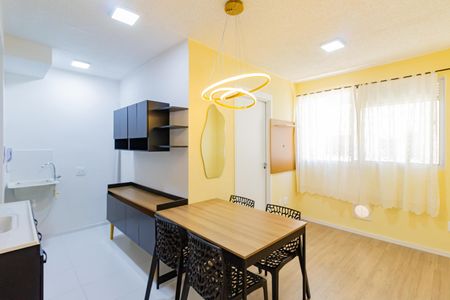 Sala/Cozinha de apartamento para alugar com 2 quartos, 33m² em Jardim Caravelas, São Paulo