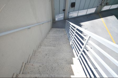 Casa de condomínio para alugar com 47m², 2 quartos e 2 vagasEscada de acesso