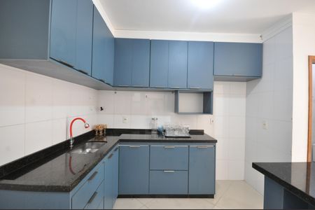 Casa de condomínio para alugar com 47m², 2 quartos e 2 vagasCozinha