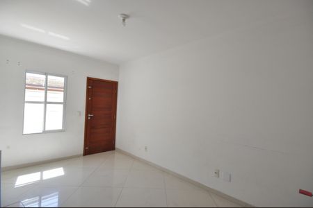 Sala de casa de condomínio para alugar com 2 quartos, 47m² em Vila Mazzei, São Paulo