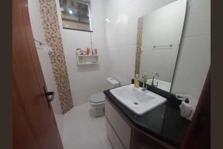 Casa à venda com 82m², 2 quartos e 1 vagalavabo