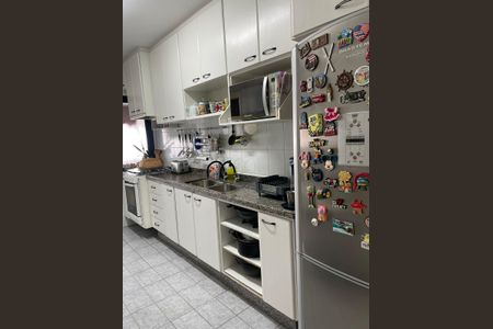 Apartamento à venda com 139m², 4 quartos e 3 vagas Apartamento à venda com 139m², 4 quartos e 3 vagasCozinha