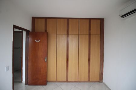 Apartamento para alugar com 70m², 2 quartos e 1 vagaArmário do Quarto 1