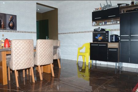 Casa para alugar com 200m², 3 quartos e 2 vagasCozinha