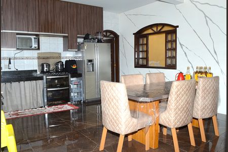 Casa para alugar com 200m², 3 quartos e 2 vagasCozinha