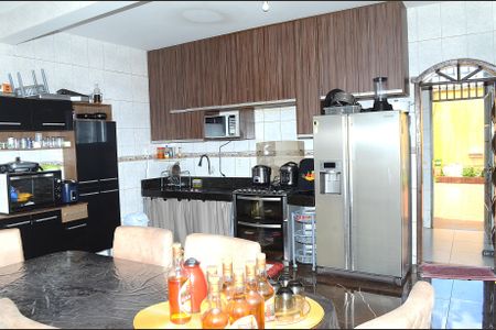 Casa para alugar com 200m², 3 quartos e 2 vagasCozinha