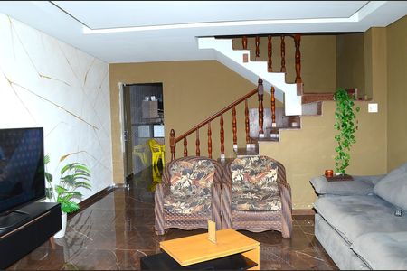 Sala de casa para alugar com 3 quartos, 200m² em Tupi, Belo Horizonte