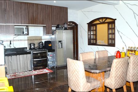 Casa para alugar com 200m², 3 quartos e 2 vagasCozinha