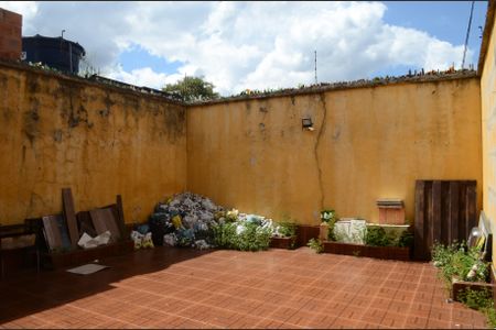 Casa para alugar com 200m², 3 quartos e 2 vagasQuintal