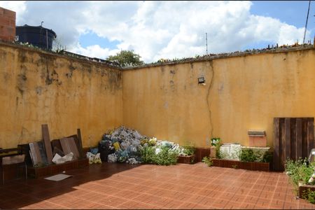 Casa para alugar com 200m², 3 quartos e 2 vagasQuintal