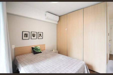 Apartamento à venda com 38m², 1 quarto e sem vagaSala / Quarto